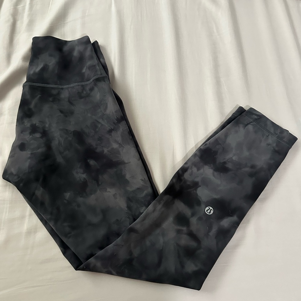 Size 6 lululemon wunder under leggings